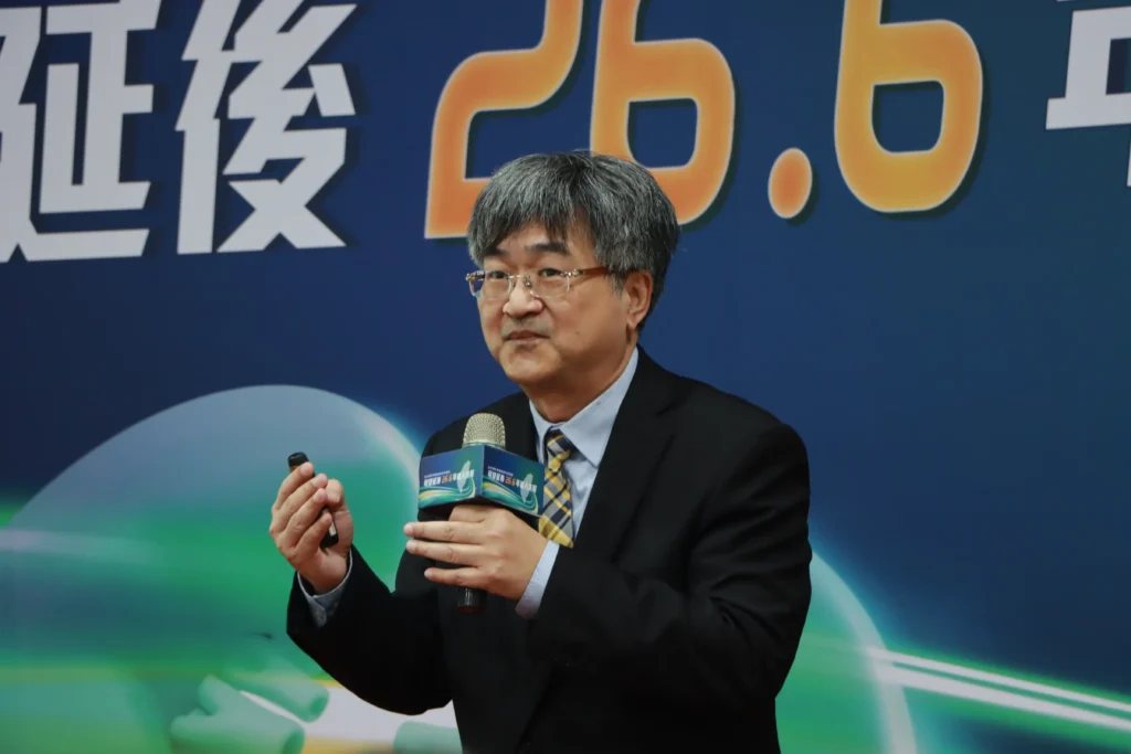 延緩洗腎26.6年!SGLT-2改善腎病變與心衰竭惡化 健保擴大給付範圍曝 2 高雄醫學大學附設中和紀念醫院腎臟內科主任邱怡文醫師表示如果透過及早治療蛋白尿等問題,腎病變風險有望從「紅燈」逆轉為「橘燈」或「黃燈」,腎病變惡化速度相差高達4.8倍
