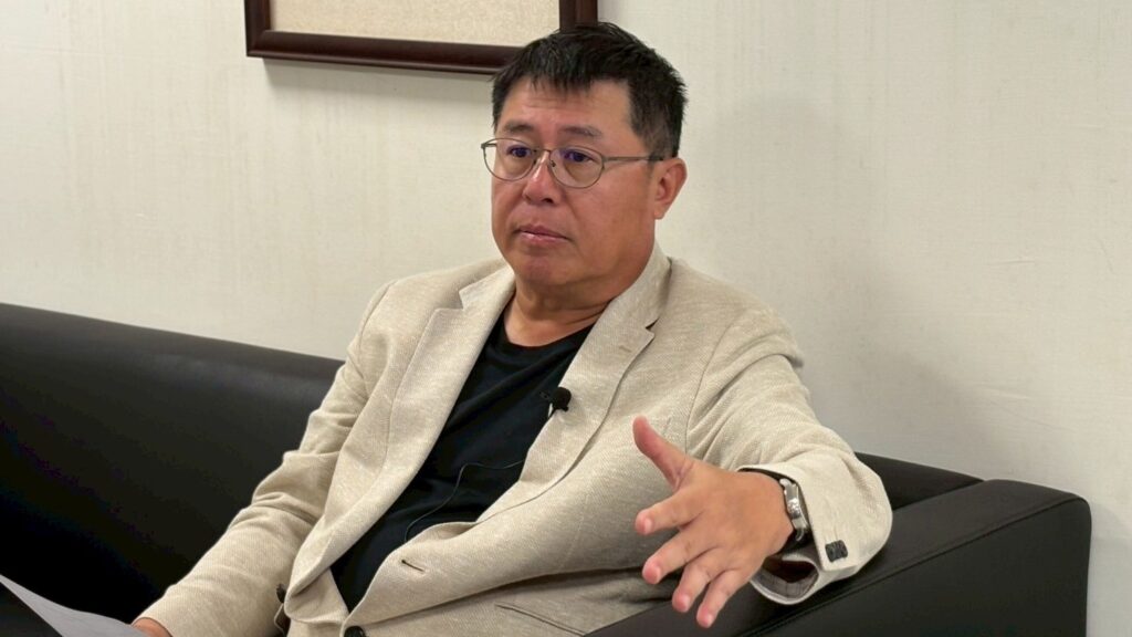 健保高滿意度下的醫療隱憂,自付額與強制轉診才是改革關鍵,陳自諒:應回歸付多少用多少 2 陳自諒院長專訪,談健保改革與醫病責任分擔