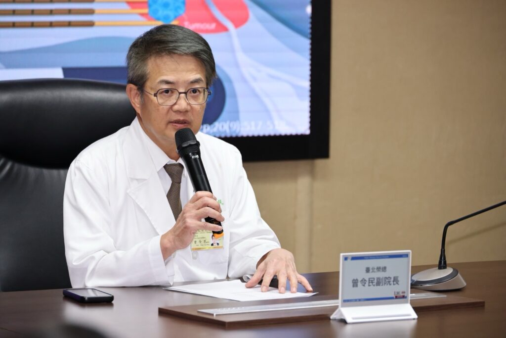 曾令民副院長說明奈米刀治療定位