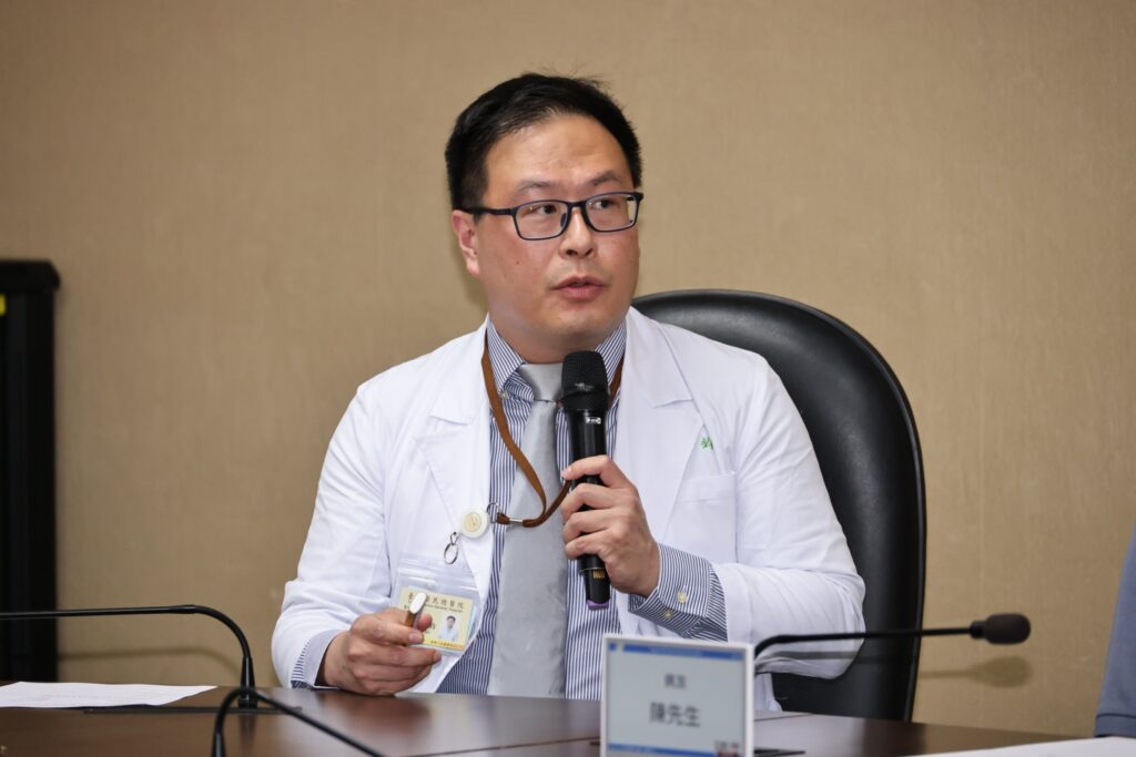 魏子鈞醫師說明奈米刀治療原理