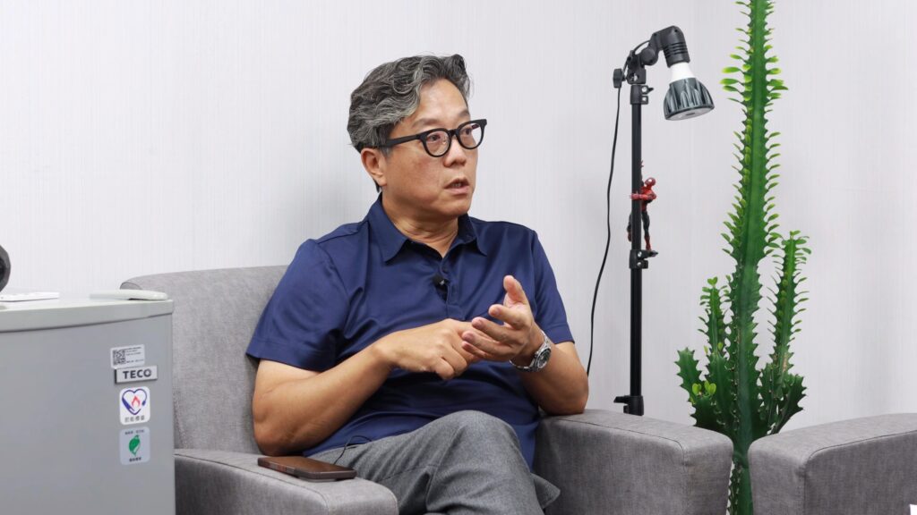 一日手術減輕護病比壓力?手術理賠受影響?護理師人力荒「結構困境」:國人把醫療當水電瓦斯 3 臺北醫學大學附設醫院王偉副院長接受訪談,說明一日手術、護病比與護理師人力荒議題