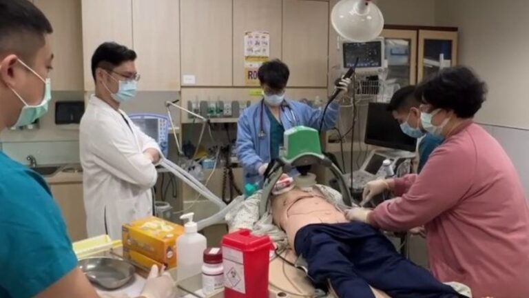 亞東醫院急診醫療團隊進行TEE導引精準CPR臨床急救