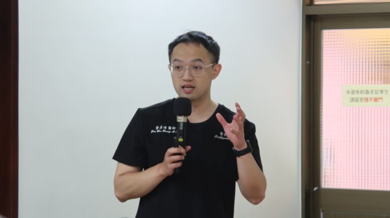萬芳醫院骨科部專任主治醫師黃彥瑋說明高齡骨質疏鬆症防治